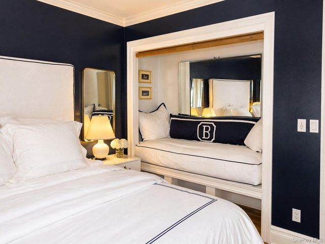 44 Straight Path, Southampton, NY 11968