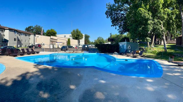 315 Park Lake Boulevard 207, Detroit Lakes, MN 56501