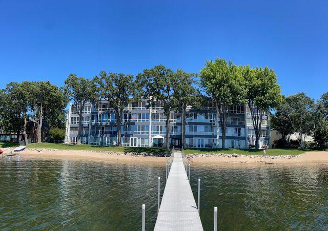 315 Park Lake Boulevard 207, Detroit Lakes, MN 56501