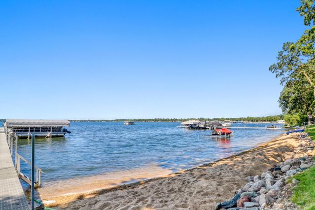 315 Park Lake Boulevard 207, Detroit Lakes, MN 56501