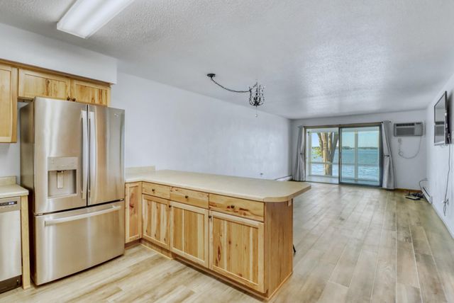 315 Park Lake Boulevard 207, Detroit Lakes, MN 56501