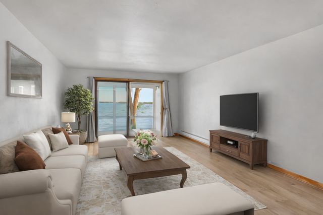 315 Park Lake Boulevard 207, Detroit Lakes, MN 56501