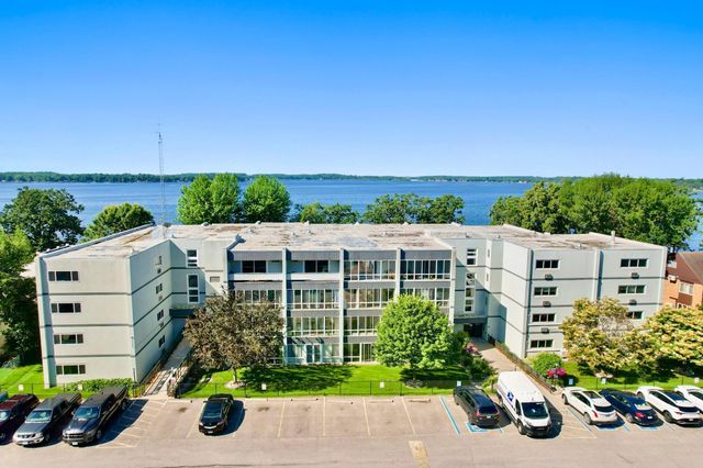 315 Park Lake Boulevard 207, Detroit Lakes, MN 56501