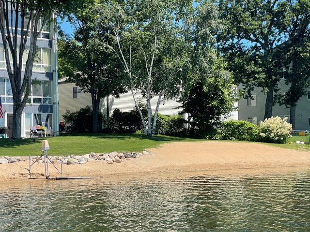 315 Park Lake Boulevard 207, Detroit Lakes, MN 56501
