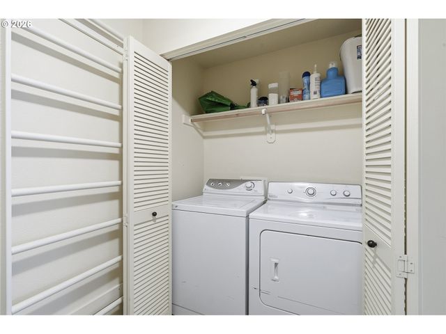 7869 Ne ROCKNE Way, Hillsboro, OR 97006