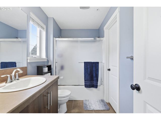 7869 Ne ROCKNE Way, Hillsboro, OR 97006