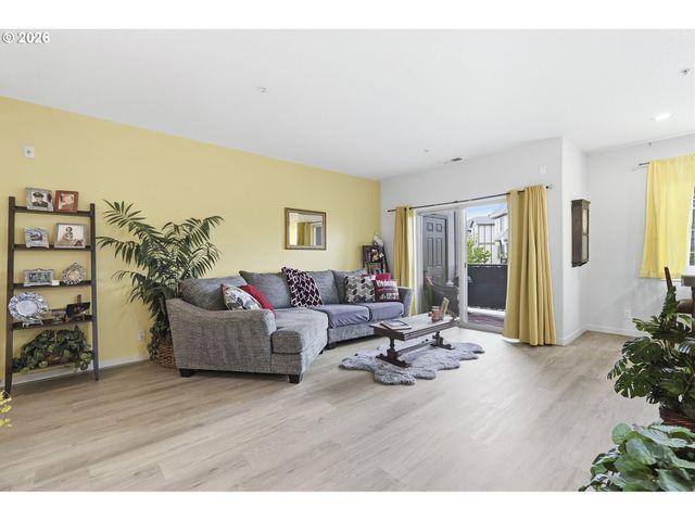 7869 Ne ROCKNE Way, Hillsboro, OR 97006