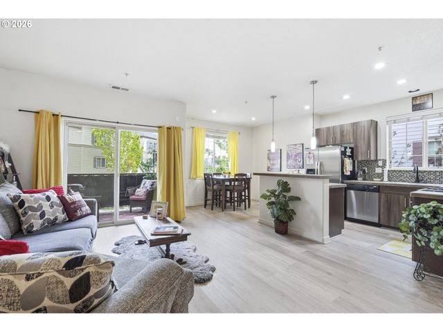 7869 Ne ROCKNE Way, Hillsboro, OR 97006