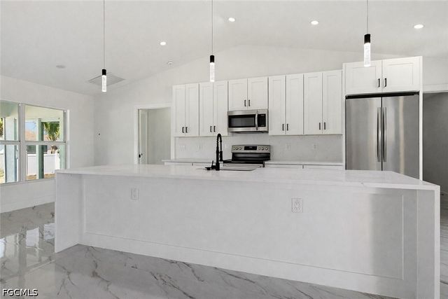 4231 NW 32nd LN, Cape Coral, FL 33993