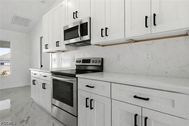 4231 NW 32nd LN, Cape Coral, FL 33993