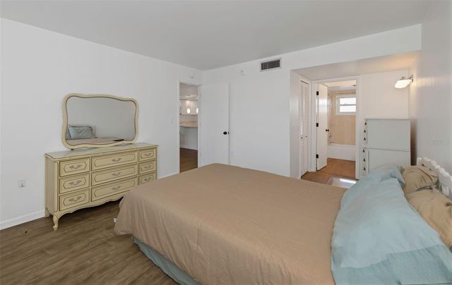 5020 BRITTANY DRIVE S 224, St Petersburg, FL 33715