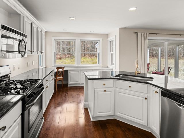 12 Stannard Drive, Essex, VT 05452