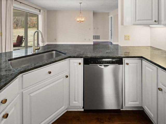 12 Stannard Drive, Essex, VT 05452