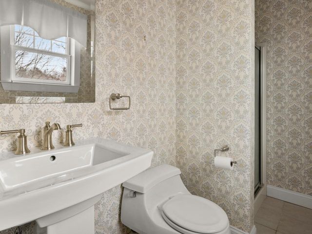 12 Stannard Drive, Essex, VT 05452