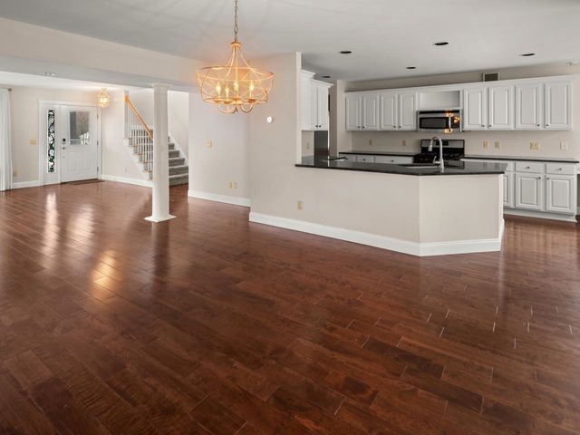 12 Stannard Drive, Essex, VT 05452