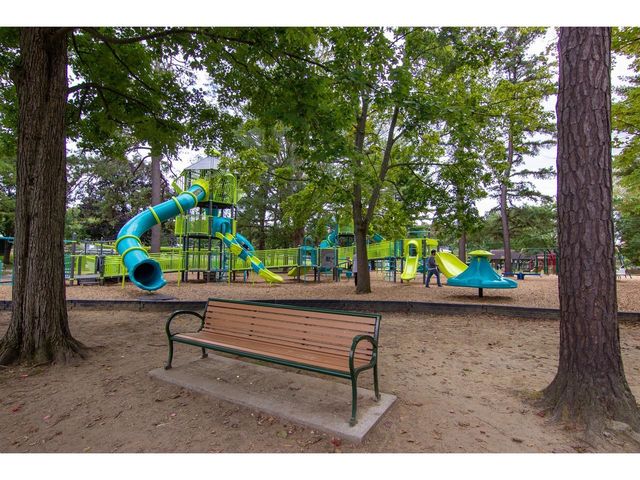 12 Stannard Drive, Essex, VT 05452