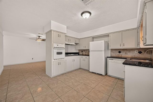 1003 Eastlake Street, Houston, TX 77034