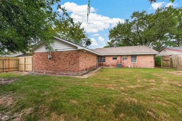 1003 Eastlake Street, Houston, TX 77034