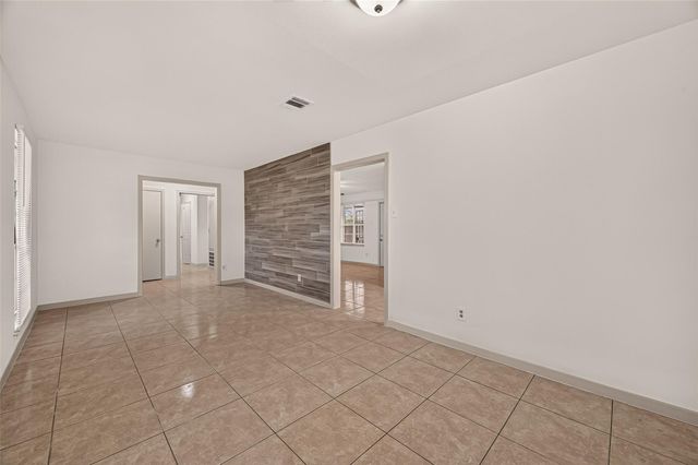 1003 Eastlake Street, Houston, TX 77034