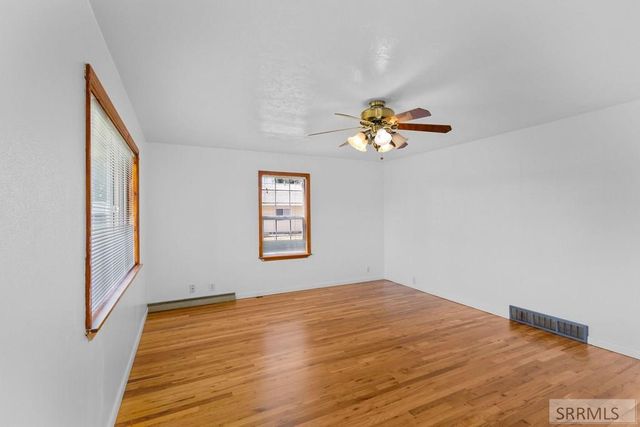 570 S Park Avenue, Shelley, ID 83274
