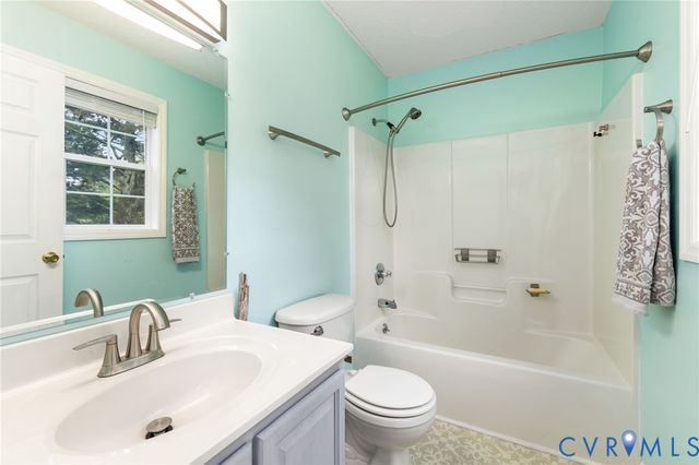 201 Van Dyke Cir, Emporia, VA 23847