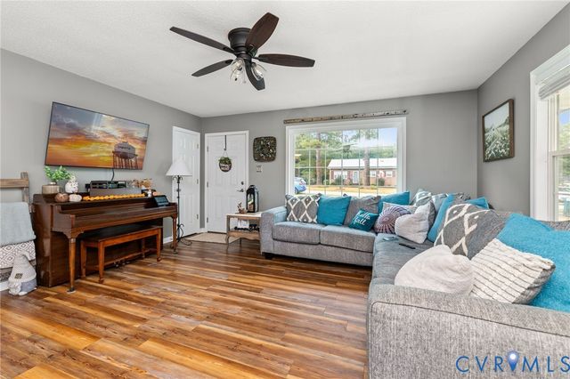 201 Van Dyke Cir, Emporia, VA 23847