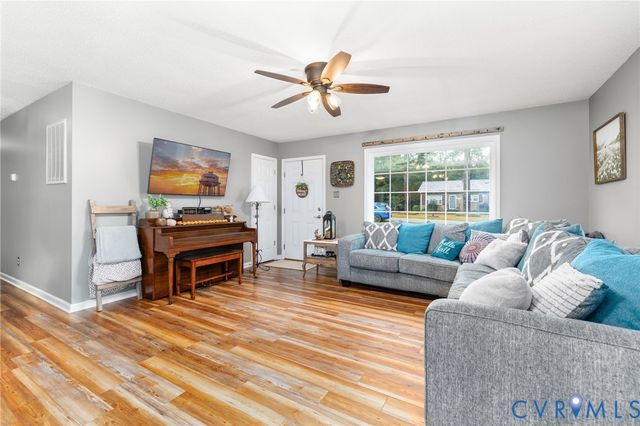 201 Van Dyke Cir, Emporia, VA 23847