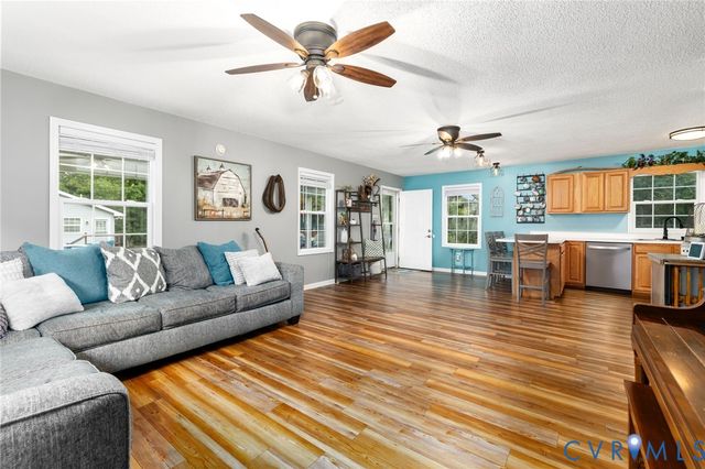 201 Van Dyke Cir, Emporia, VA 23847