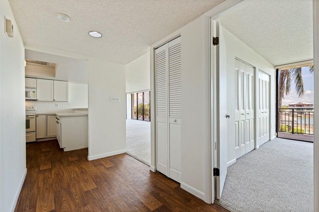 7600 BAYSHORE DRIVE 208, Treasure Island, FL 33706