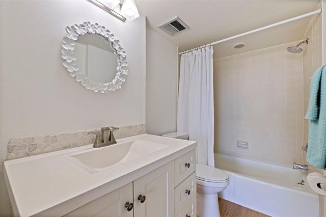 7600 BAYSHORE DRIVE 208, Treasure Island, FL 33706
