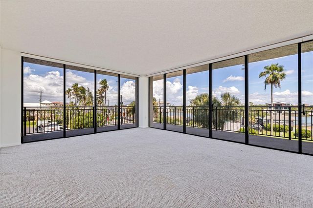 7600 BAYSHORE DRIVE 208, Treasure Island, FL 33706