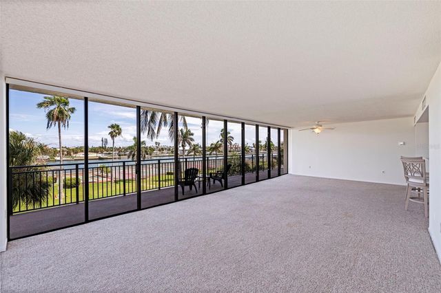 7600 BAYSHORE DRIVE 208, Treasure Island, FL 33706
