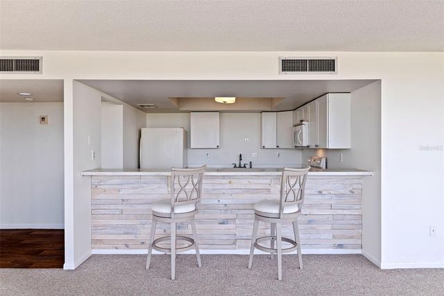 7600 BAYSHORE DRIVE 208, Treasure Island, FL 33706