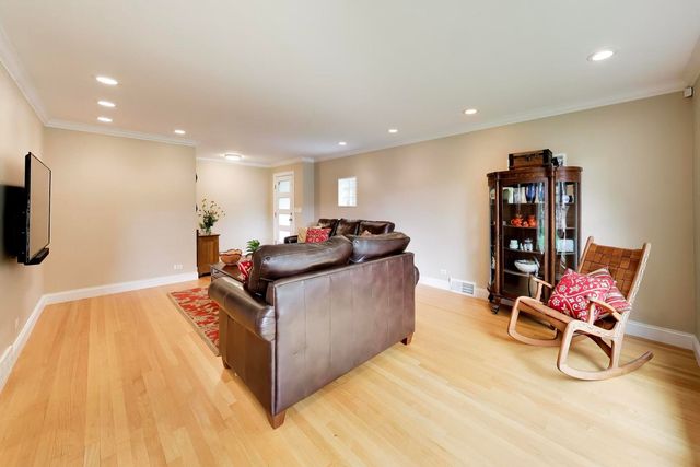 9058 Ewing Avenue, Evanston, IL 60203