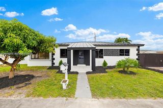 331 W 40th Place, Hialeah, FL 33012