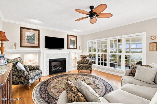 1921 Oak Harbour Drive SW, Ocean Isle Beach, NC 28469