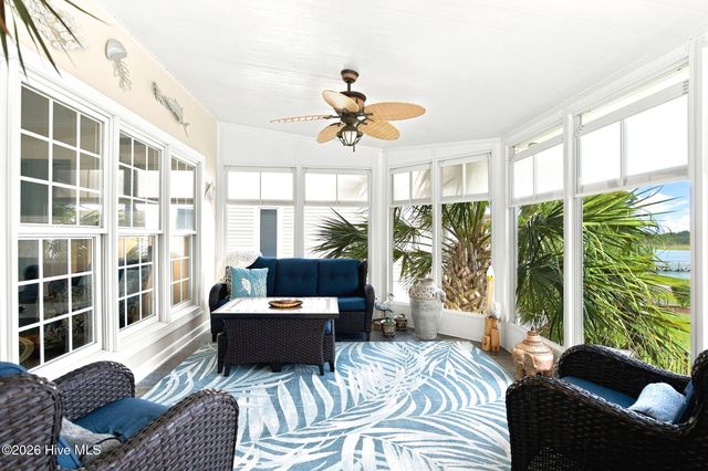 1921 Oak Harbour Drive SW, Ocean Isle Beach, NC 28469