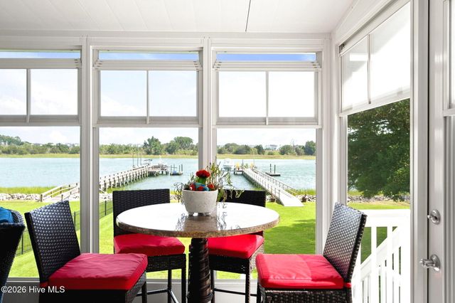 1921 Oak Harbour Drive SW, Ocean Isle Beach, NC 28469