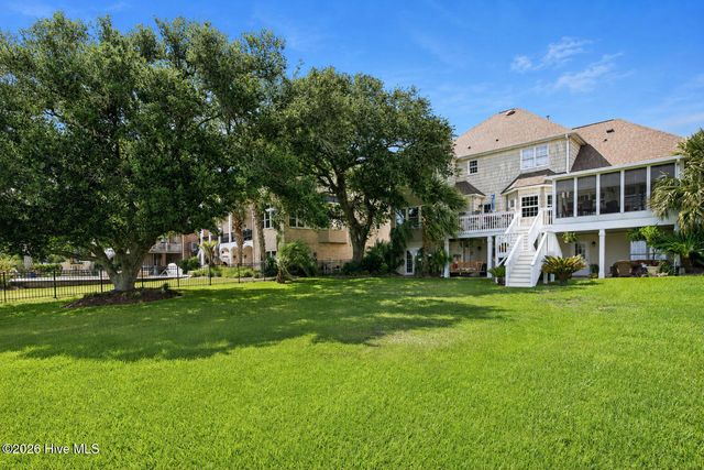 1921 Oak Harbour Drive SW, Ocean Isle Beach, NC 28469