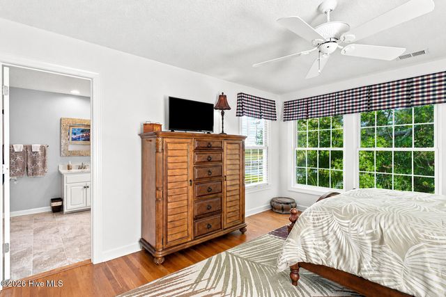 1921 Oak Harbour Drive SW, Ocean Isle Beach, NC 28469