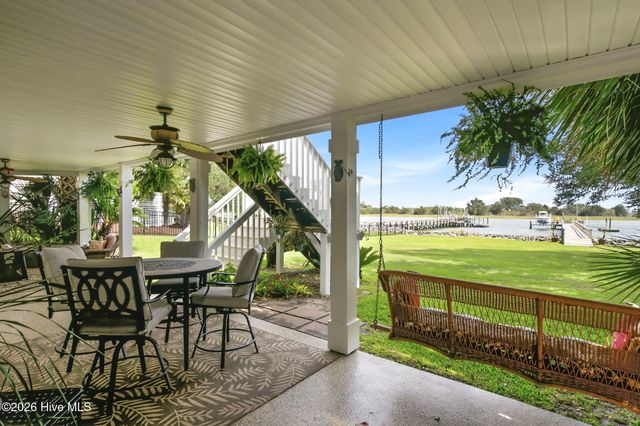1921 Oak Harbour Drive SW, Ocean Isle Beach, NC 28469