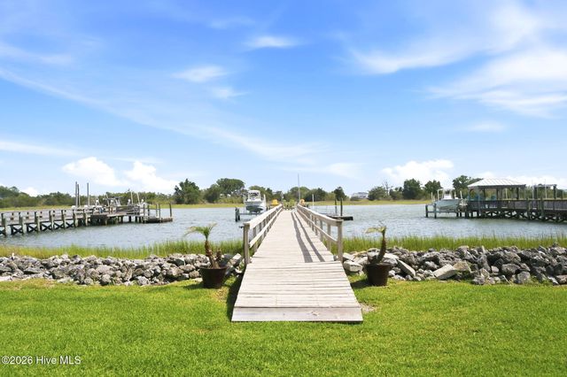 1921 Oak Harbour Drive SW, Ocean Isle Beach, NC 28469