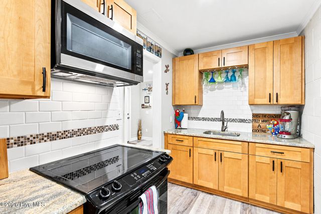 1921 Oak Harbour Drive SW, Ocean Isle Beach, NC 28469