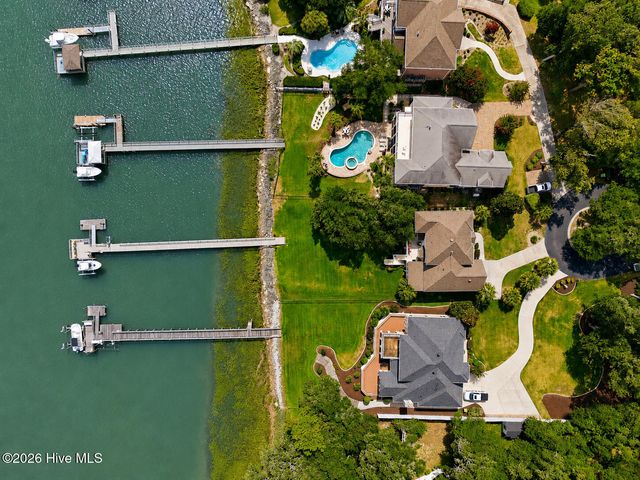 1921 Oak Harbour Drive SW, Ocean Isle Beach, NC 28469