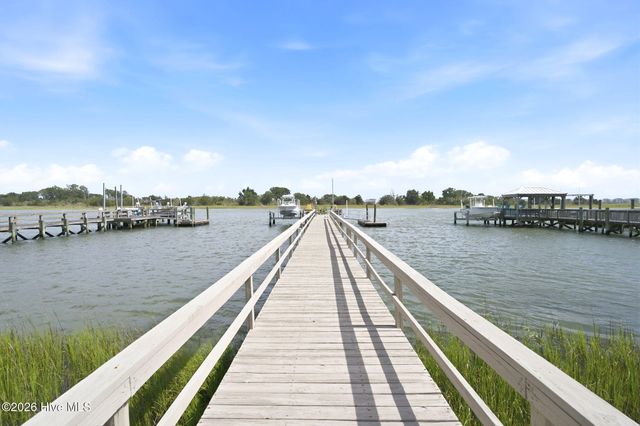 1921 Oak Harbour Drive SW, Ocean Isle Beach, NC 28469