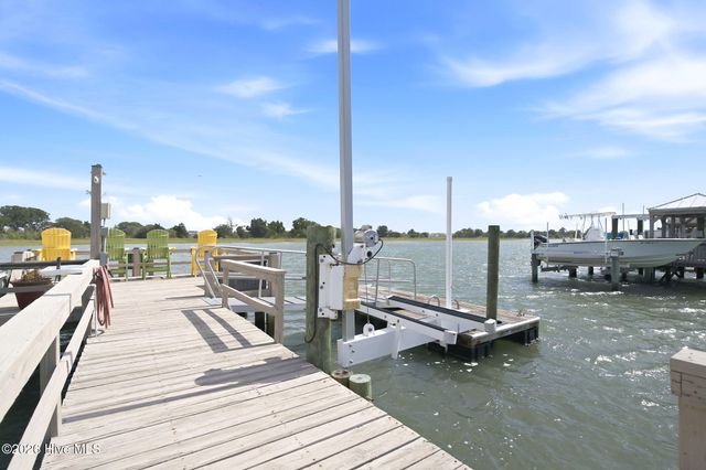 1921 Oak Harbour Drive SW, Ocean Isle Beach, NC 28469