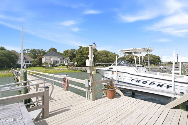 1921 Oak Harbour Drive SW, Ocean Isle Beach, NC 28469