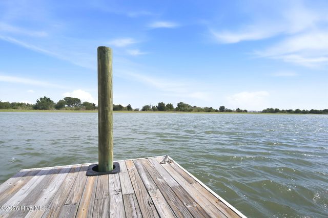 1921 Oak Harbour Drive SW, Ocean Isle Beach, NC 28469
