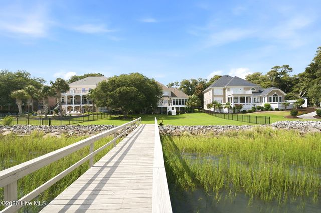 1921 Oak Harbour Drive SW, Ocean Isle Beach, NC 28469