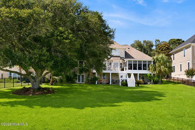 1921 Oak Harbour Drive SW, Ocean Isle Beach, NC 28469